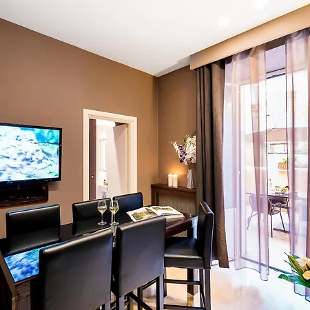 Appartement The Brunetti - Luxury Serviced Rome