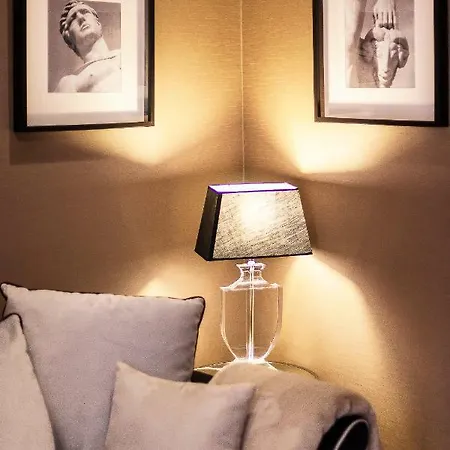 The Brunetti - Luxury Serviced Appartamento Roma