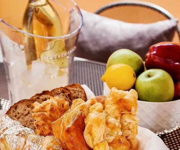 The Brunetti - Luxury Serviced * Rome